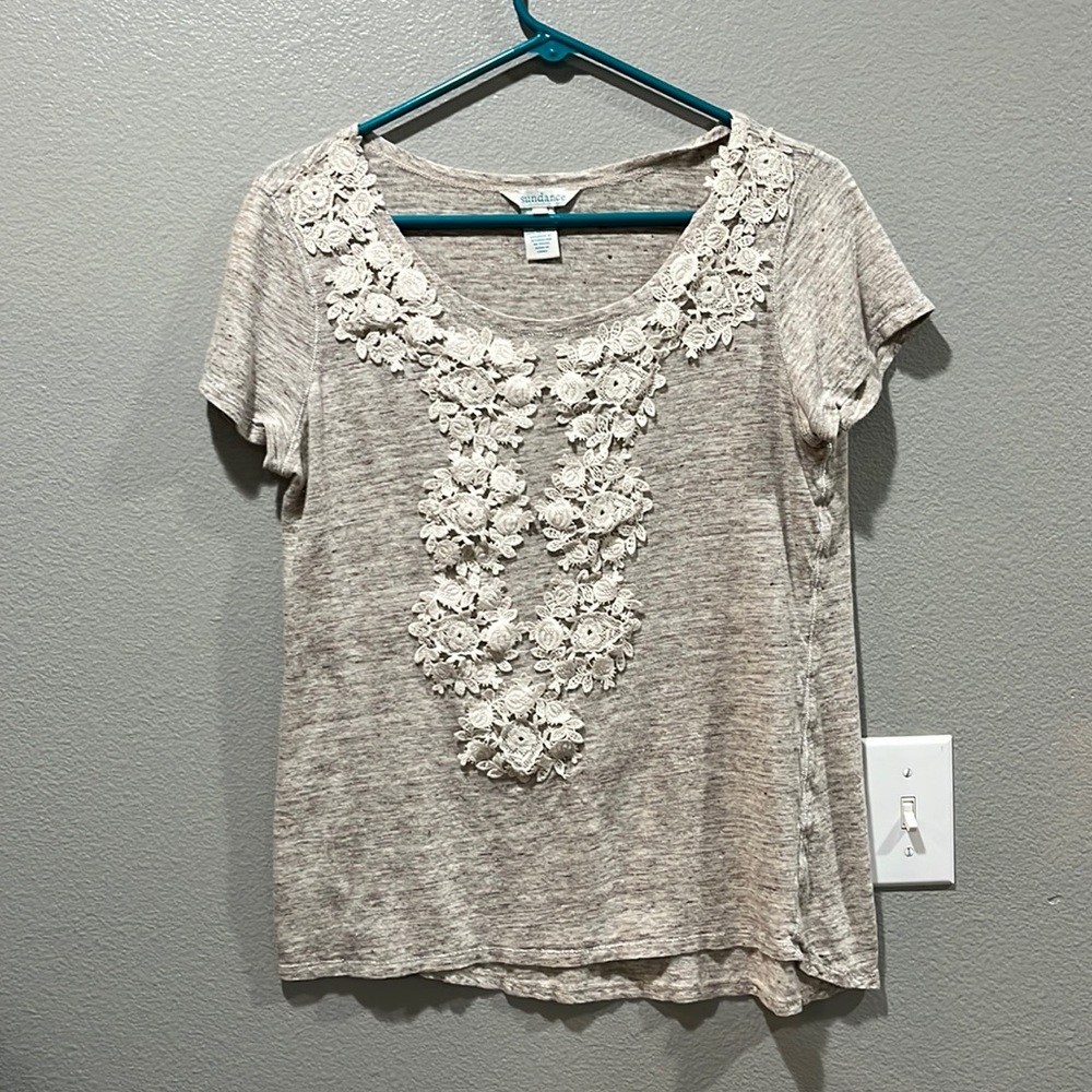 Tan/Light Brown Creme Lace